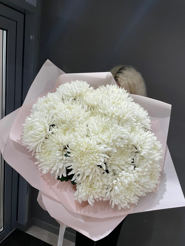 Букет из хризантем, артикул F1417880 - 13200 рублей, доставка по городу. Flawery - доставка цветов