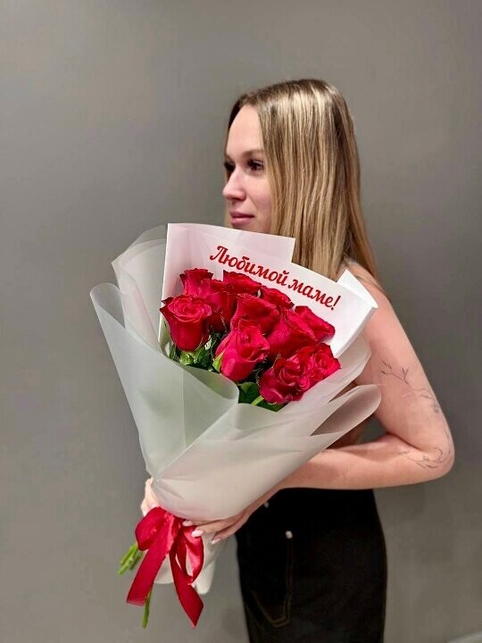 Букет из 11 красных роз 50 см, артикул F1491280 - 5400 рублей, доставка по городу. Flawery - доставка цветов