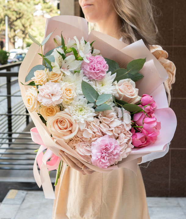 Букет "очарование", артикул F1268133 - 5500 рублей, доставка по городу. Flawery - доставка цветов