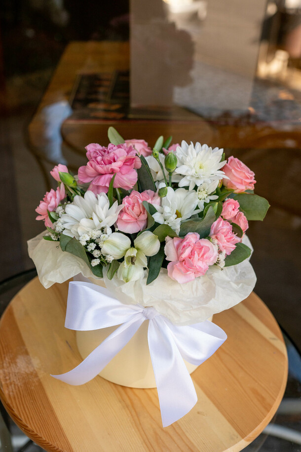 Коробка "дабл", артикул F1268134 - 3850 рублей, доставка по городу. Flawery - доставка цветов