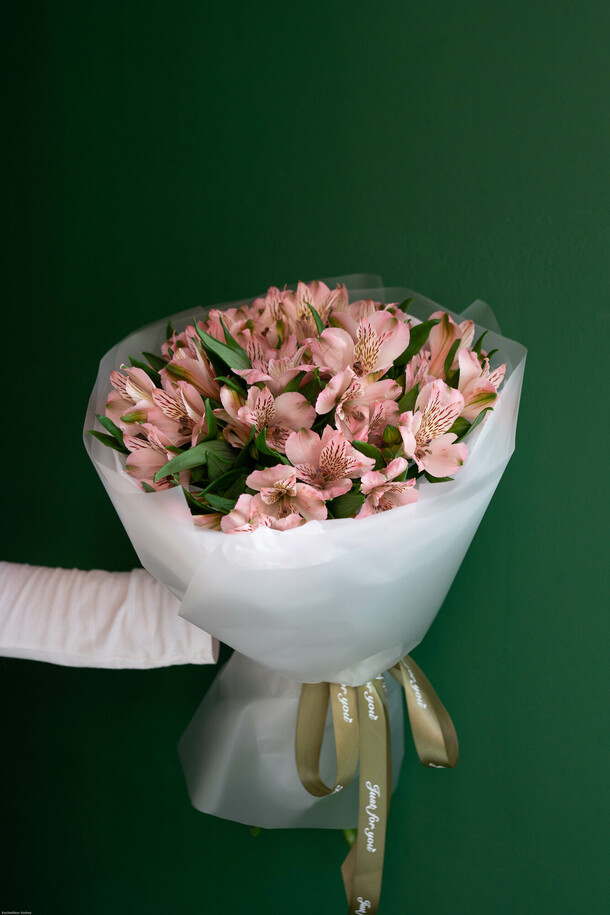 Букет альстромерии, артикул F1270185 - 3000 рублей, доставка по городу. Flawery - доставка цветов