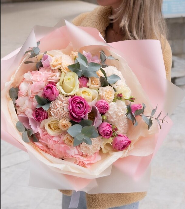 Букет " розовый сон", артикул F1270205 - 10200 рублей, доставка по городу. Flawery - доставка цветов