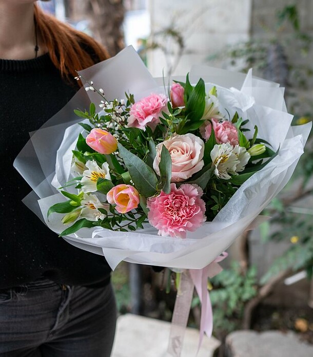 Букет "весенний", артикул F1270256 - 4500 рублей, доставка по городу. Flawery - доставка цветов