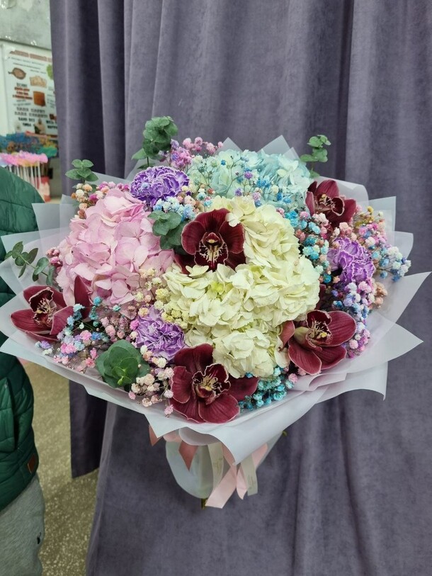 Букет, артикул F1301379 - 13150 рублей, доставка по городу. Flawery - доставка цветов