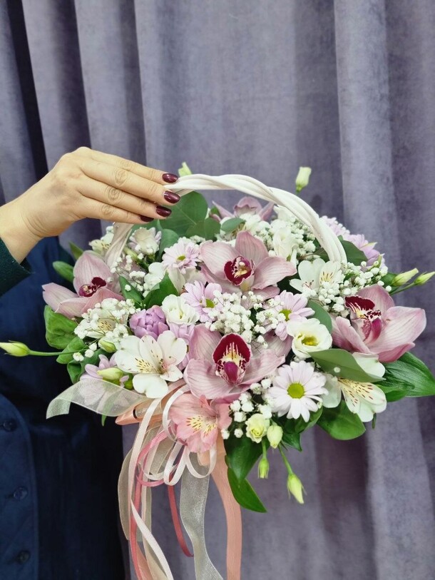 Корзина, артикул F1301389 - 11555 рублей, доставка по городу. Flawery - доставка цветов