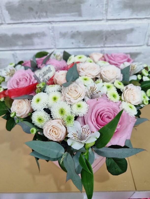 Коробка, артикул F1301816 - 5800 рублей, доставка по городу. Flawery - доставка цветов