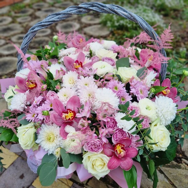 Корзина, артикул F1301894 - 20350 рублей, доставка по городу. Flawery - доставка цветов