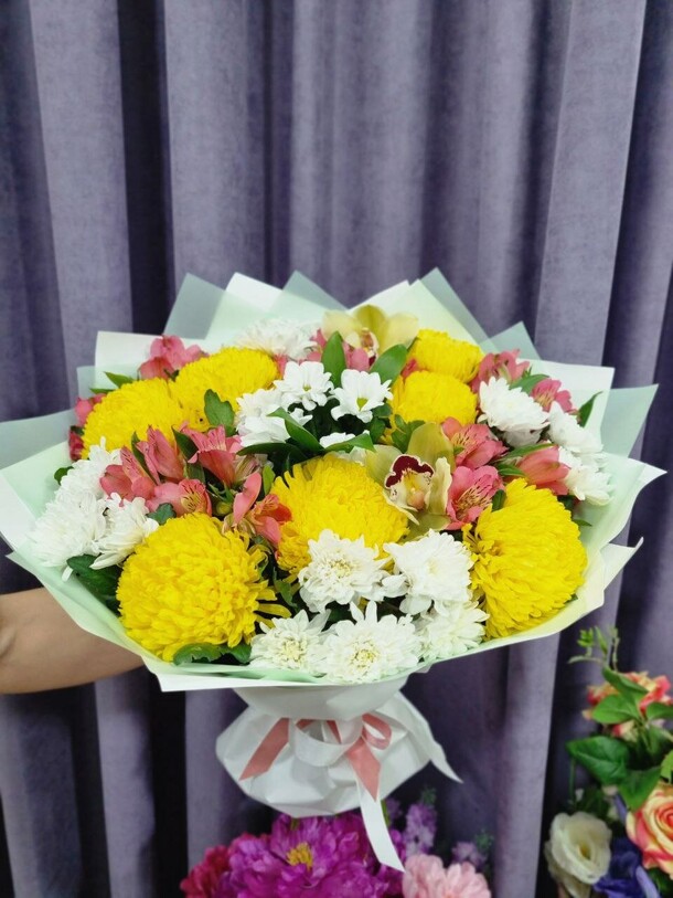 Букет, артикул F1301901 - 10200 рублей, доставка по городу. Flawery - доставка цветов