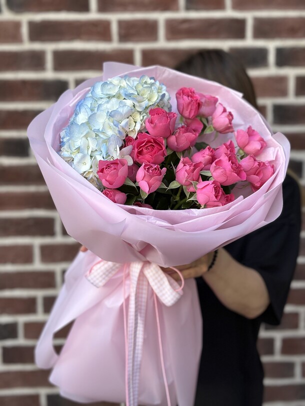 Баблгам новый гортензия и пион роза, артикул F1292889 - 3800 рублей, доставка по городу. Flawery - доставка цветов