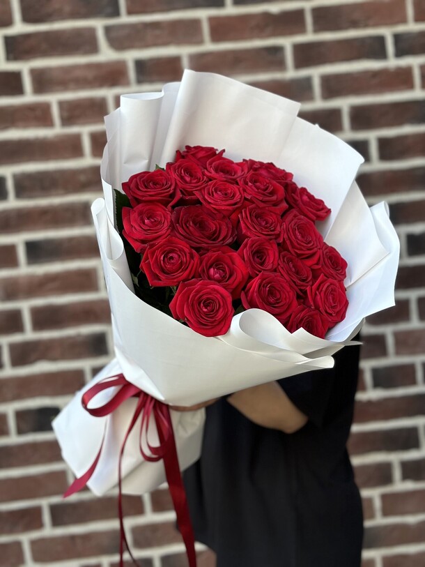 Гламурный 21 красная роза, артикул F1294044 - 4000 рублей, доставка по городу. Flawery - доставка цветов