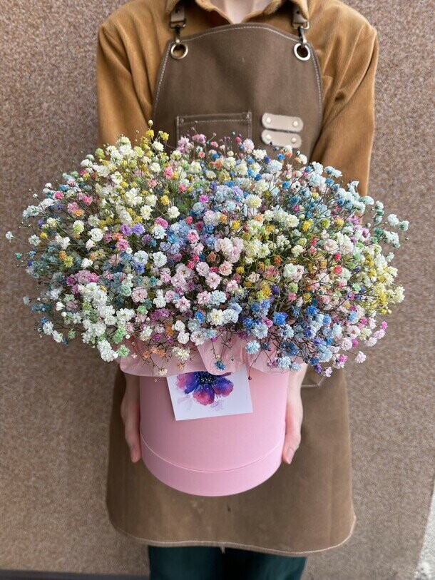 Радужная гипсофила в коробке xl, артикул F1306402 - 4000 рублей, доставка по городу. Flawery - доставка цветов