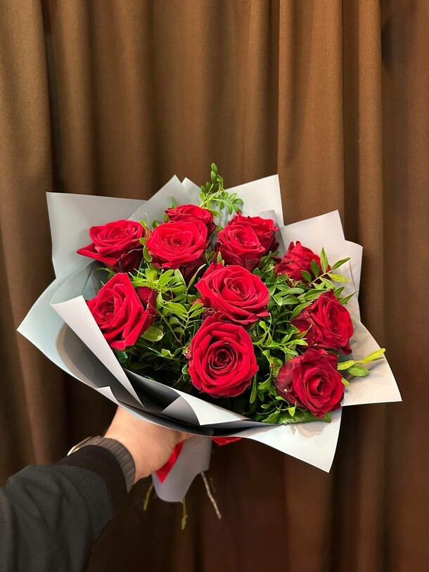 Букет из красных роз, артикул F1296381 - 4620 рублей, доставка по городу. Flawery - доставка цветов