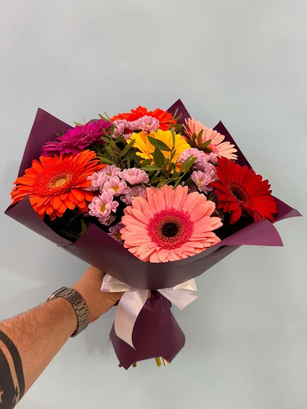 Букет из гербер, артикул F1296385 - 5390 рублей, доставка по городу. Flawery - доставка цветов