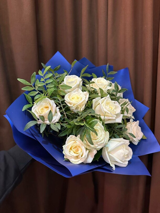 Букет из белых роз, артикул F1296950 - 4620 рублей, доставка по городу. Flawery - доставка цветов