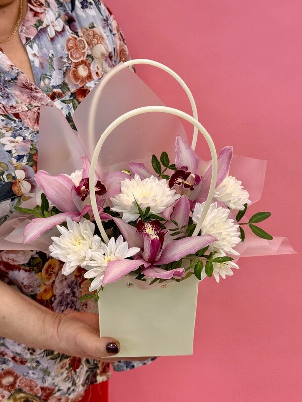 Сумочка розовых орхидей, артикул F1313134 - 3080 рублей, доставка по городу. Flawery - доставка цветов