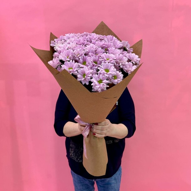 Букет розовые ромашки, артикул F1328032 - 7590 рублей, доставка по городу. Flawery - доставка цветов