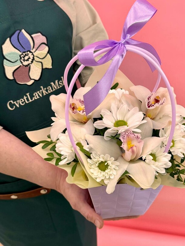 Букет в сумочке пломбир, артикул F1415729 - 5280 рублей, доставка по городу. Flawery - доставка цветов