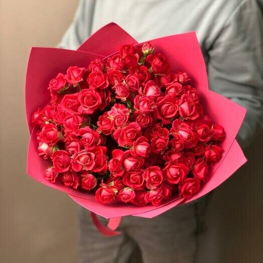 Кустовые красные розы 11 роз, артикул F1245895 - 4250 рублей, доставка по городу. Flawery - доставка цветов