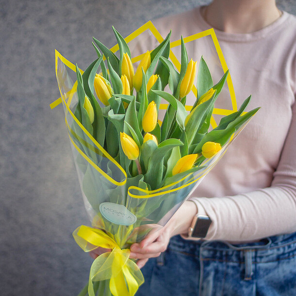 ⭐️ букет тюльпанов "сассенхейм", артикул F1384571 - 3950 рублей, доставка по городу. Flawery - доставка цветов