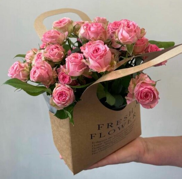 Кустовая роза и пистация, артикул F1297019 - 6716 рублей, доставка по городу. Flawery - доставка цветов