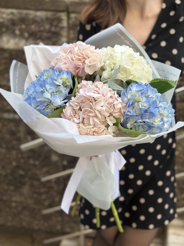 Букет из гортензии, артикул F1341144 - 4400 рублей, доставка по городу. Flawery - доставка цветов