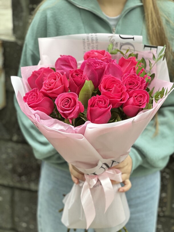 Букет из розовых роз 😍, артикул F1444433 - 4800 рублей, доставка по городу. Flawery - доставка цветов