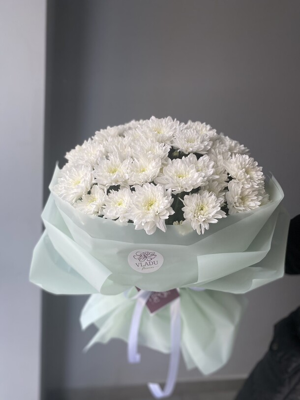 Монобукет из кустовых хризантем, артикул F1340640 - 6000 рублей, доставка по городу. Flawery - доставка цветов