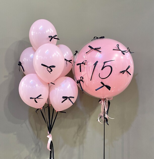 Набор розовый с бантиками, артикул F1327611 - 6885 рублей, доставка по городу. Flawery - доставка цветов