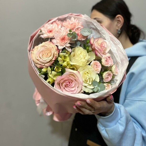 Букет с альстромерией, артикул F1182271 - 3800 рублей, доставка по городу. Flawery - доставка цветов