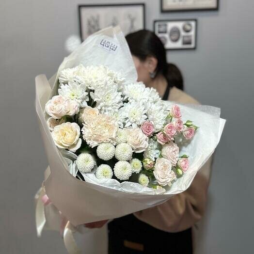 Букет «нежный поцелуй», артикул F1213500 - 4200 рублей, доставка по городу. Flawery - доставка цветов