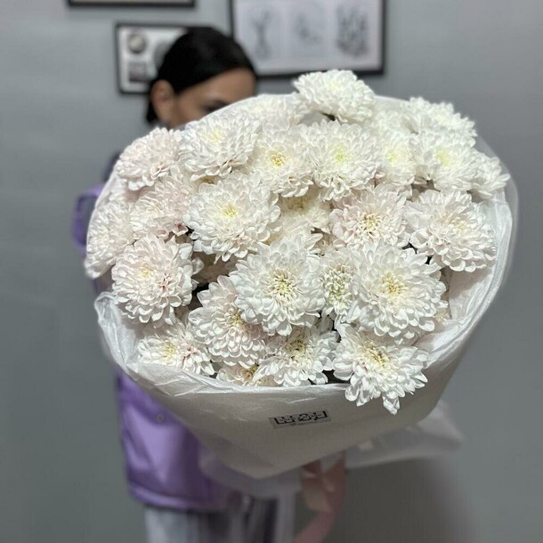 Объемный букет кружевных хризантем, артикул F1318060 - 3900 рублей, доставка по городу. Flawery - доставка цветов