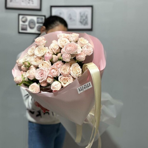 Букет пионовидных роз🤍, артикул F1330831 - 5600 рублей, доставка по городу. Flawery - доставка цветов