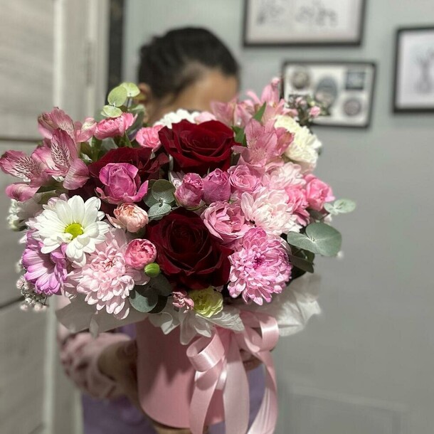 Цветы в коробке💕, артикул F1340133 - 3500 рублей, доставка по городу. Flawery - доставка цветов