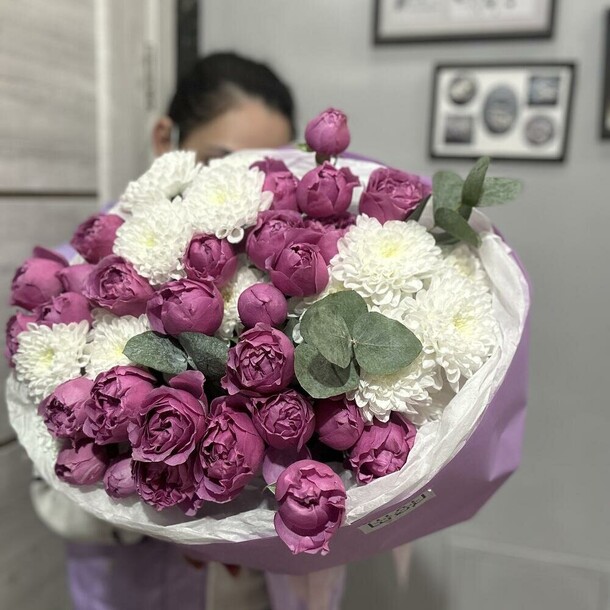 Букет с пионовидными розами, артикул F1348350 - 5800 рублей, доставка по городу. Flawery - доставка цветов