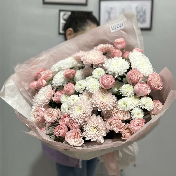 Большой букет «роскошная нежность», артикул F1367296 - 7800 рублей, доставка по городу. Flawery - доставка цветов