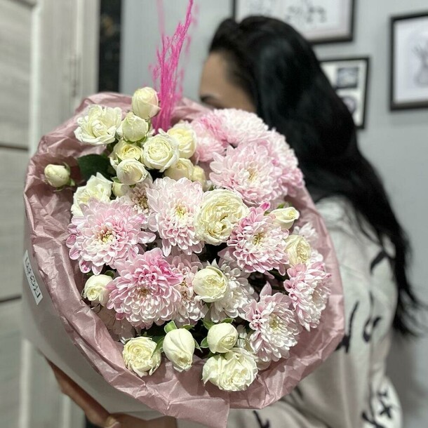 Букет «малиновый щербет», артикул F1367347 - 3950 рублей, доставка по городу. Flawery - доставка цветов