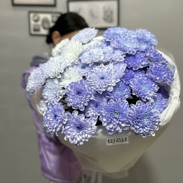 Объемный букет кружевных хризантем, артикул F1386822 - 4900 рублей, доставка по городу. Flawery - доставка цветов