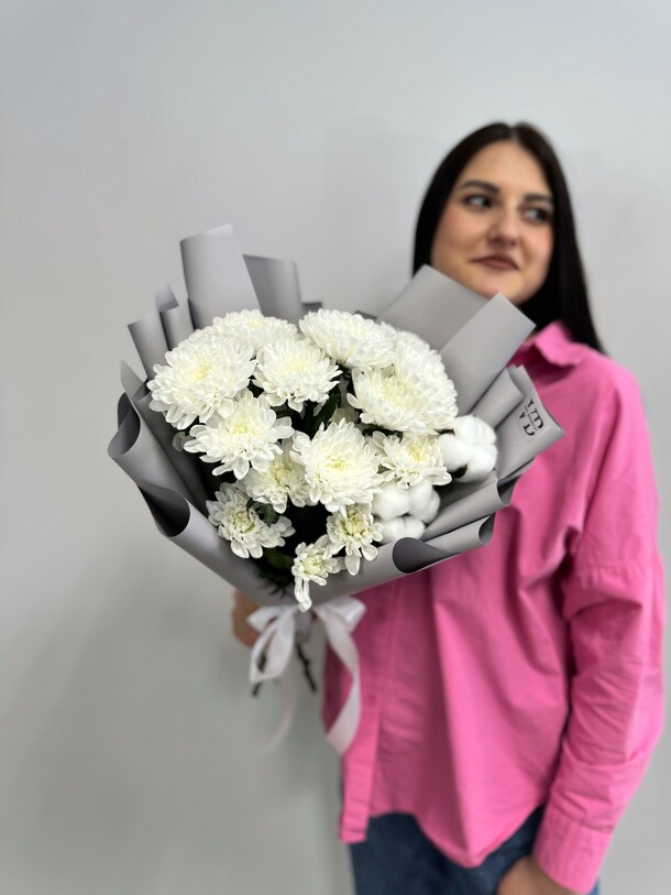 Кустовые хризантемы с хлопком, артикул F1378465 - 2090 рублей, доставка по городу. Flawery - доставка цветов