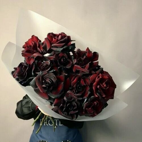 Черно-красные розы, артикул F1410724 - 5555 рублей, доставка по городу. Flawery - доставка цветов