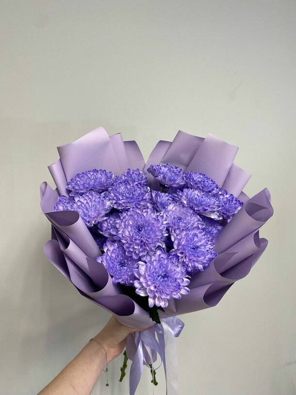 Хризантемы лиловые, артикул F1410727 - 1870 рублей, доставка по городу. Flawery - доставка цветов