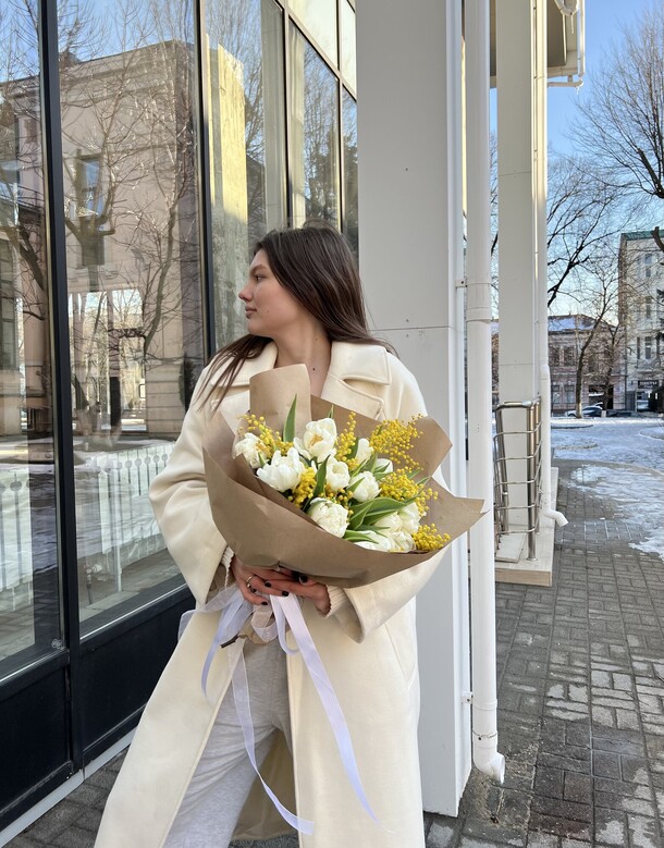 Букет весенний, артикул F1177384 - 4750 рублей, доставка по городу. Flawery - доставка цветов