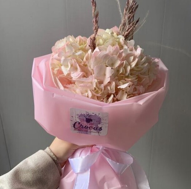 Букет-комплимент из гортензии, артикул F1243967 - 1690 рублей, доставка по городу. Flawery - доставка цветов