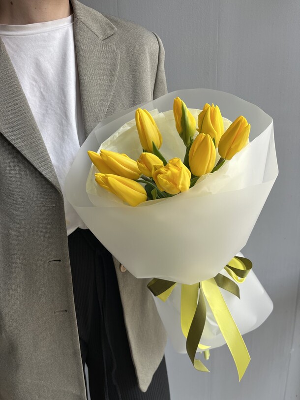 Солнечные желтые тюльпаны, артикул F1260634 - 3200 рублей, доставка по городу. Flawery - доставка цветов