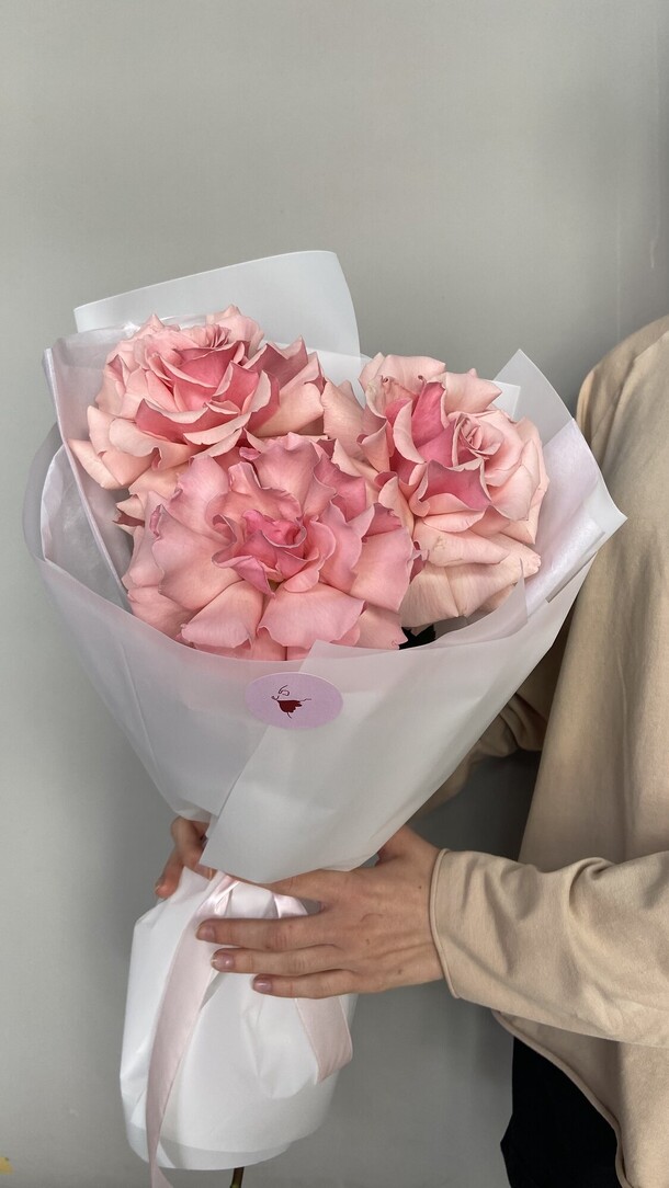 Букет французских роз, артикул F1311293 - 2500 рублей, доставка по городу. Flawery - доставка цветов