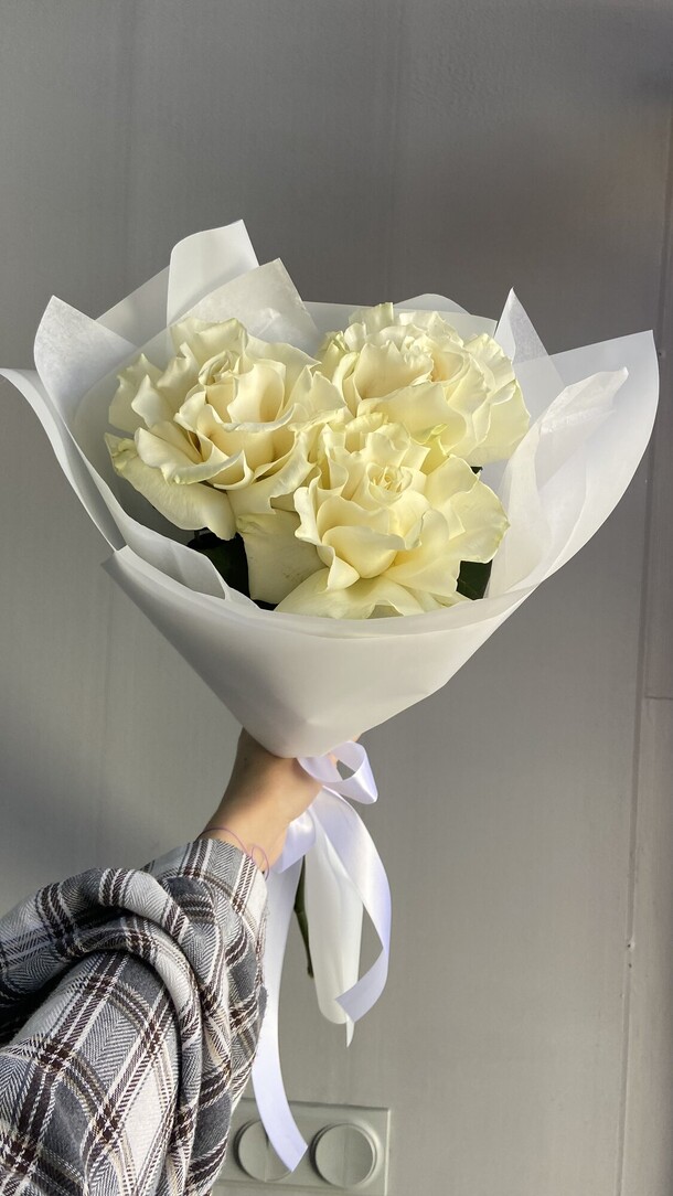 Букет комплимент из французской розы, артикул F1328780 - 2000 рублей, доставка по городу. Flawery - доставка цветов