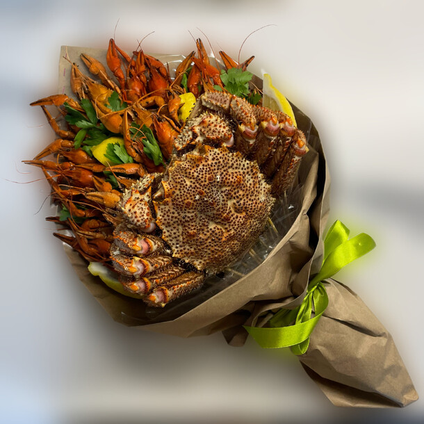 Мужской букет из краба волосатика и раков, артикул F1470321 - 9000 рублей, доставка по городу. Flawery - доставка цветов