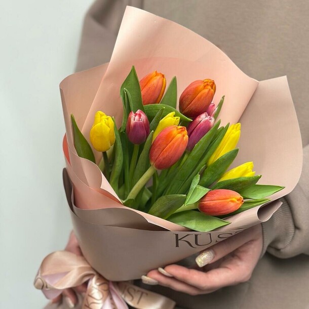 Микс тюльпанов, артикул F1382164 - 4693 рублей, доставка по городу. Flawery - доставка цветов