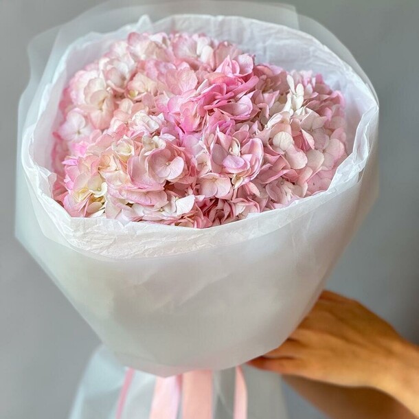 Монобукет розовая гортензия, артикул F1299580 - 3350 рублей, доставка по городу. Flawery - доставка цветов