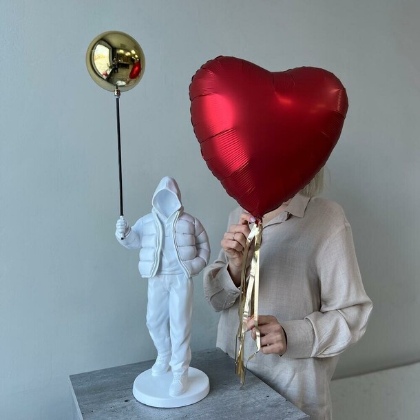 Парень в капюшоне статуэтка, артикул F1302420 - 10990 рублей, доставка по городу. Flawery - доставка цветов