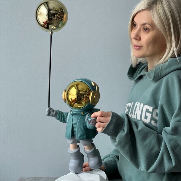 Космонавт в зеленой курточке, артикул F1302460 - 19300 рублей, доставка по городу. Flawery - доставка цветов